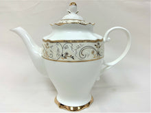 Charger l&#39;image dans la galerie, Royal Gold Tea Set | 15 pieces
