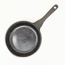 Charger l&#39;image dans la galerie, Vitantonio Ceramic Non-Stick Frying Pan | Made in Italy (24 cm)
